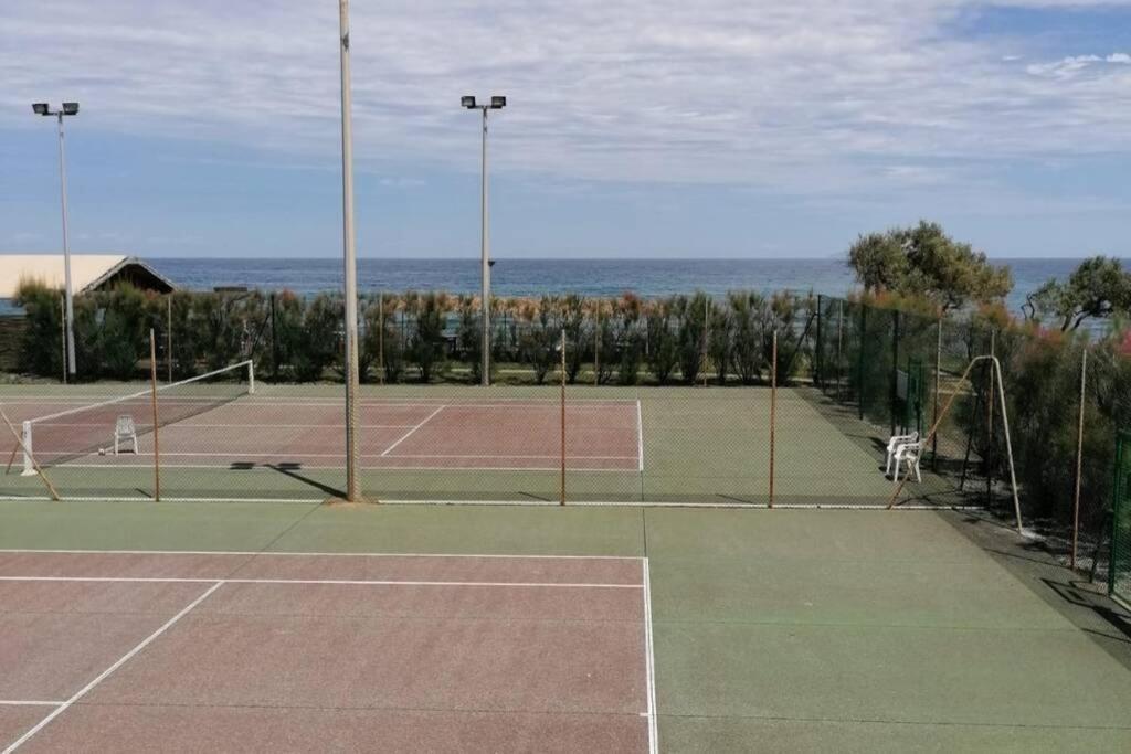 Studio 4 Personnes Bord De Mer Avec Piscine Wifi سيرفيون المظهر الخارجي الصورة